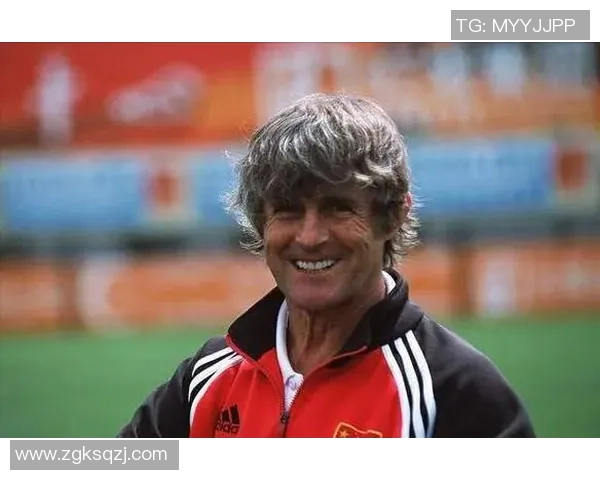 哪些足球明星从小就热爱足球并通过努力实现梦想