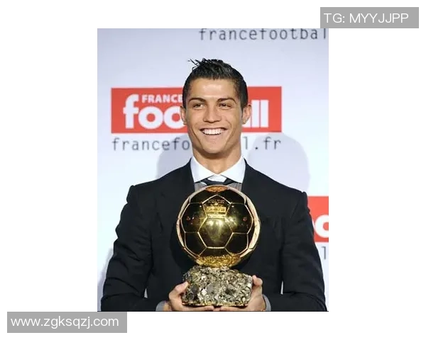 如何鉴别C罗亲笔签名的足球球星卡真伪技巧及常见陷阱分析