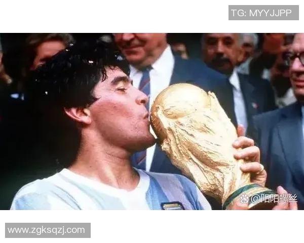 足球历史十大巨星盘点 他们如何定义了足球的辉煌与传奇