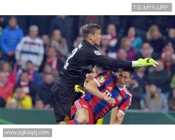 足球明星爆牙事件揭秘 从场上到场下的精彩与挑战